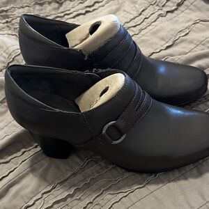 Elegant Brown Women's Heeled Shoes